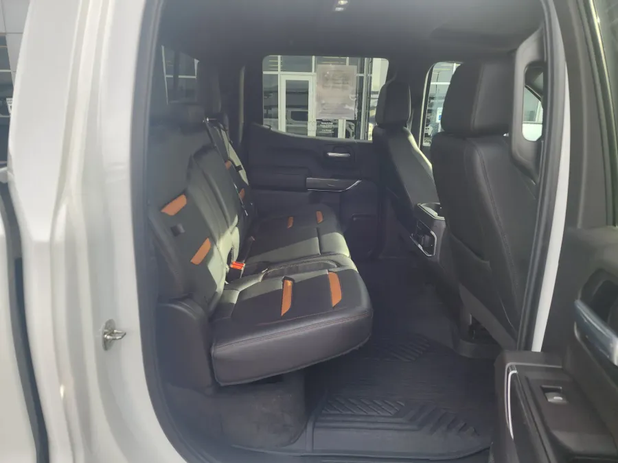 2020 GMC Sierra 1500 AT4 | Photo 15 of 28