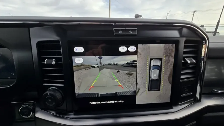 2026 Ford Super Duty F-350 | Photo 25 of 36