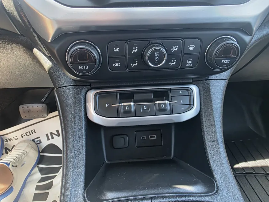 2020 GMC Acadia SLT | Photo 23 of 27