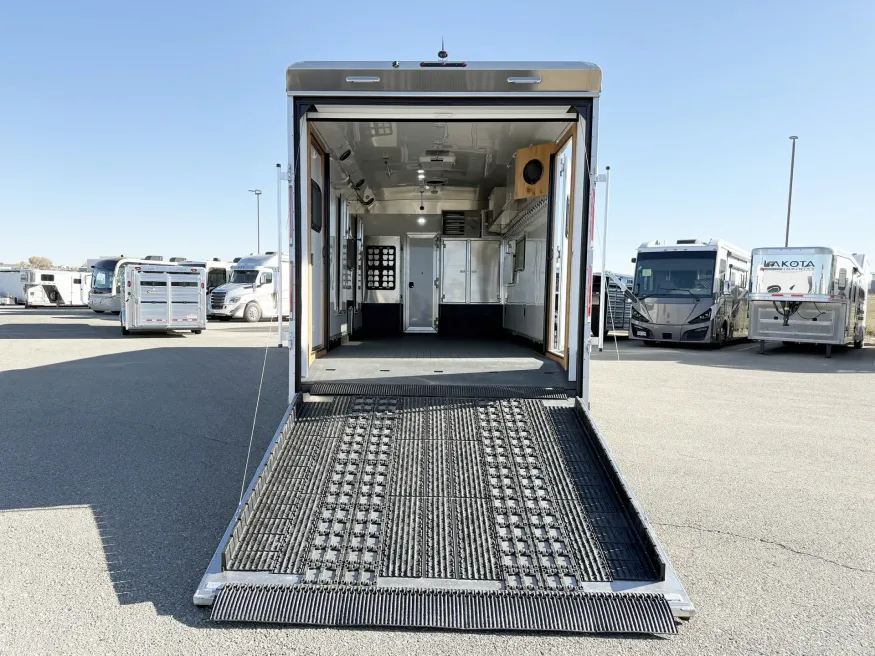 2025 Logan Coach Ultimate Sports Hauler | Photo 18 of 33