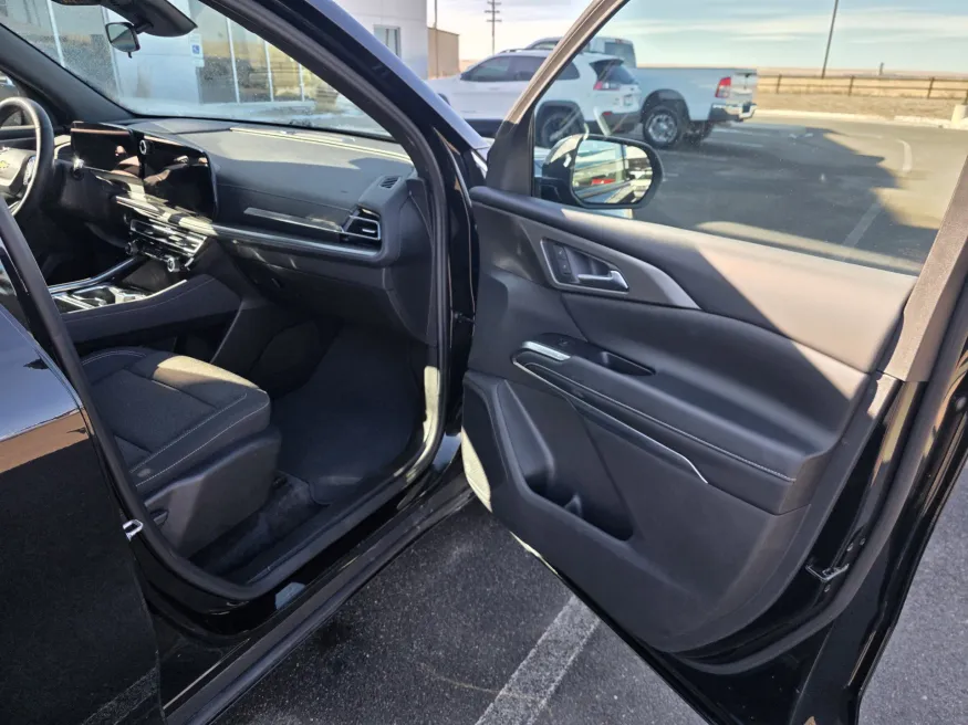 2024 Chevrolet Traverse AWD LT | Photo 18 of 29