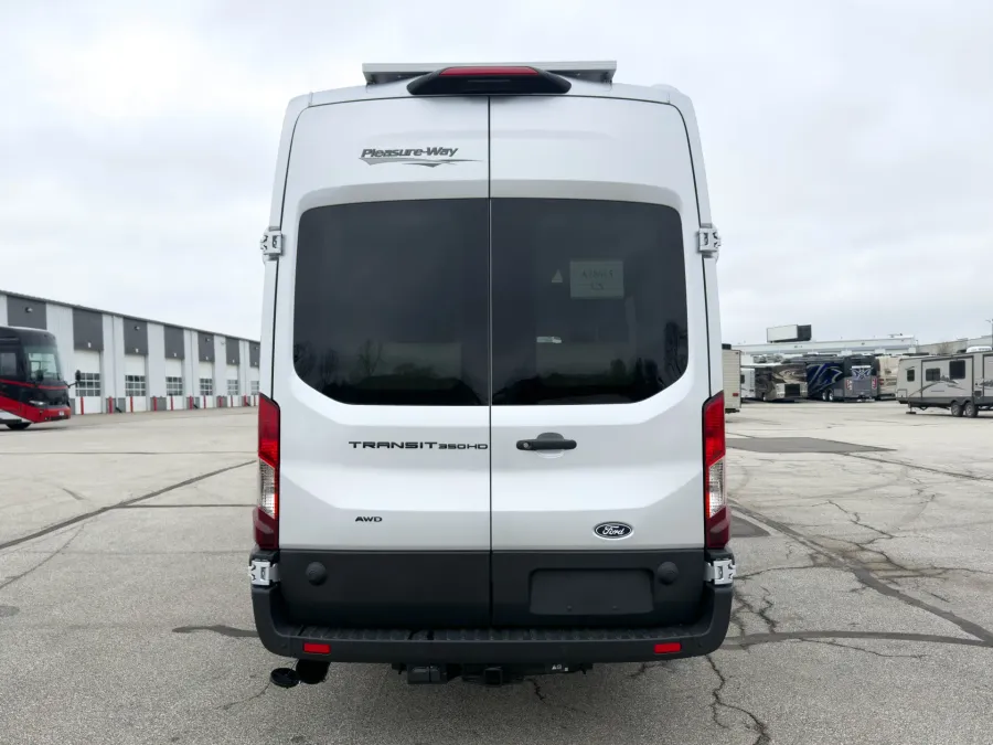 2026 Pleasure-way Ontour 2.2AWD | Photo 6 of 18