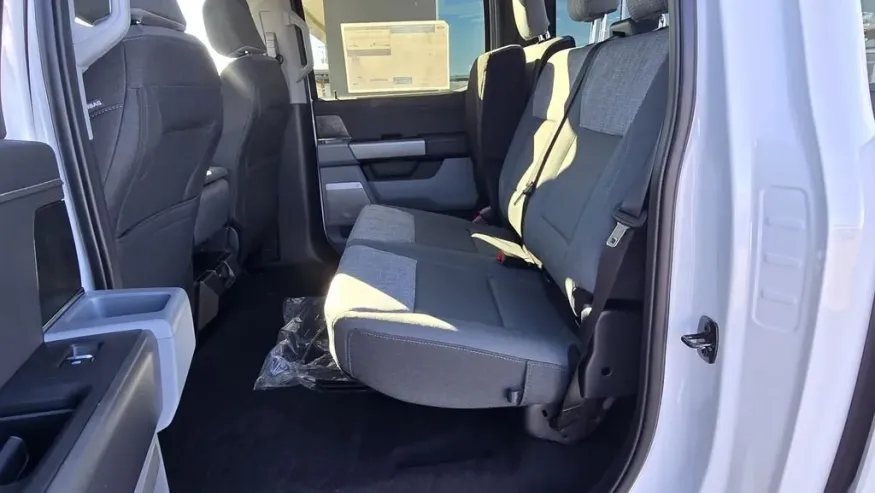 2026 Ford Super Duty F-350 | Photo 26 of 28