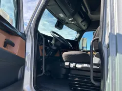 2022 Freightliner Cascadia 126 | Thumbnail Photo 13 of 24
