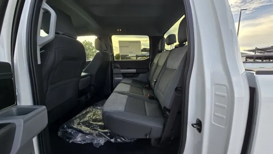 2026 Ford Super Duty F-250 | Photo 39 of 41