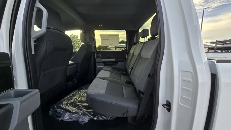 2026 Ford Super Duty F-250 | Photo 39 of 41