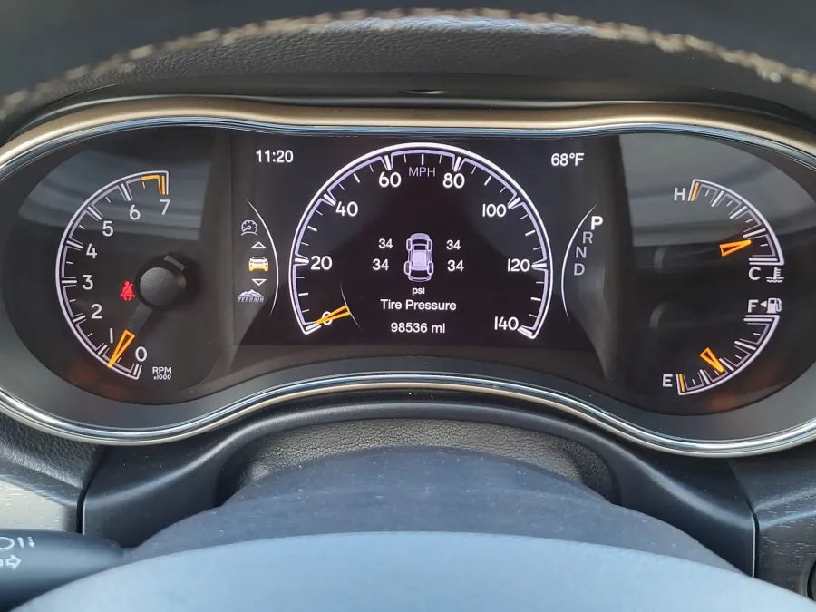 2017 Jeep Grand Cherokee Limited | Photo 11 of 32