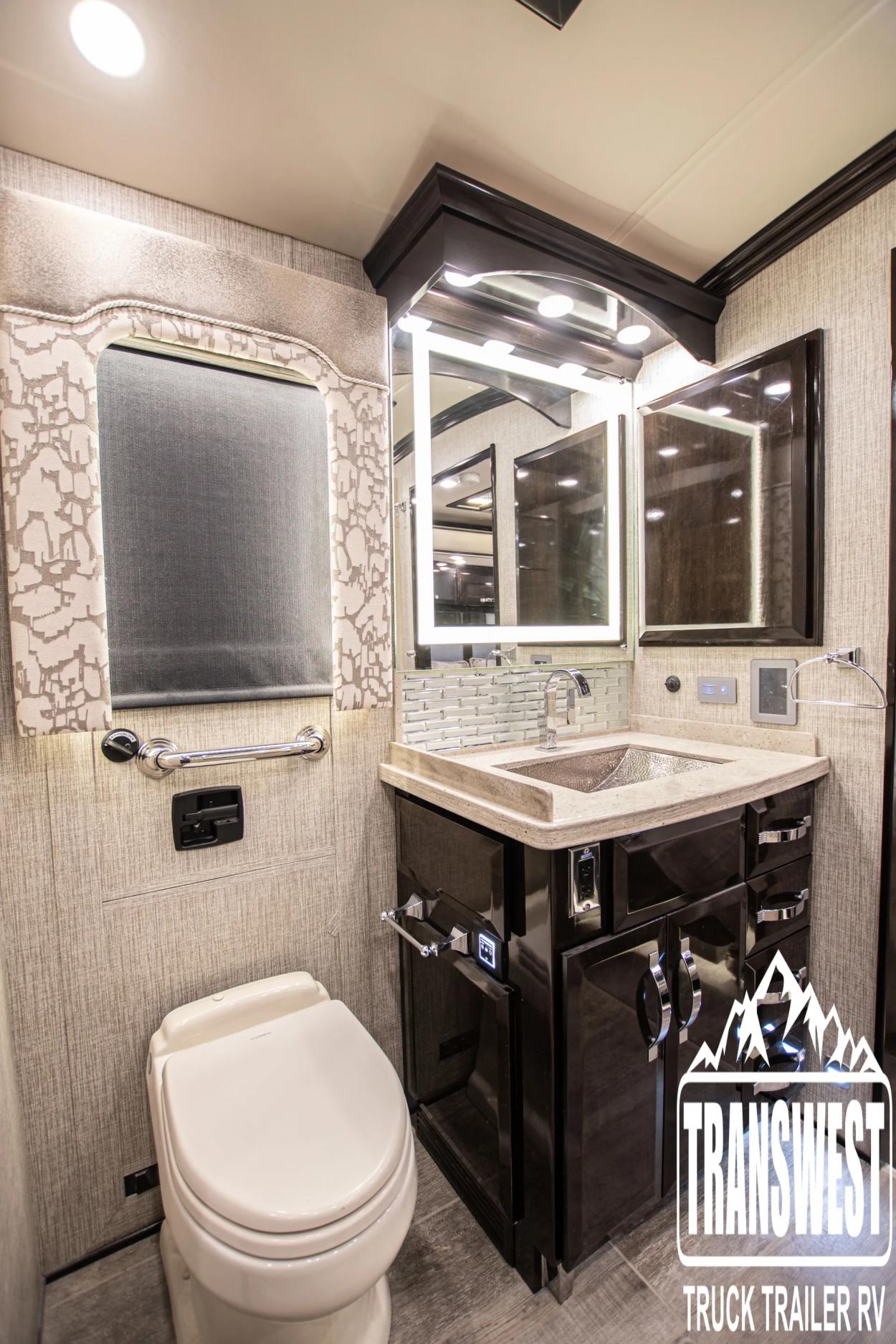 2020 Newmar King Aire 4549 | Photo 26 of 27