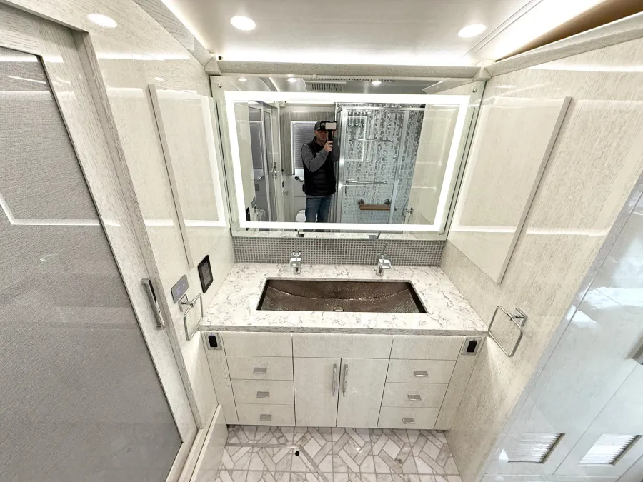 2024 Newmar King Aire 4531 | Photo 15 of 30