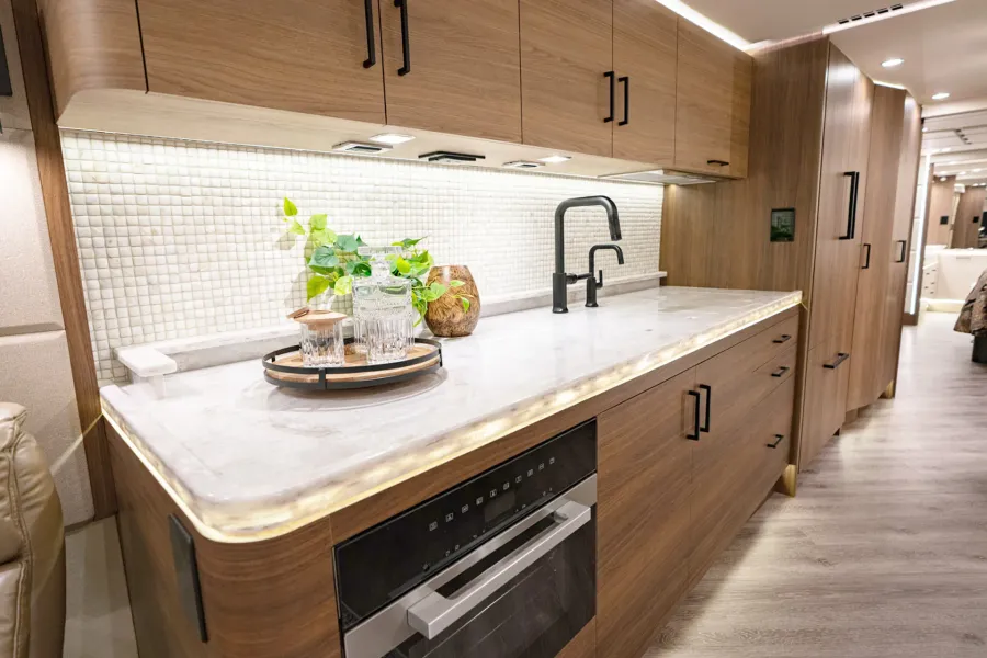 2026 Emerald Luxury Coaches Prevost H3-45 Triple Slide | Photo 7 of 20