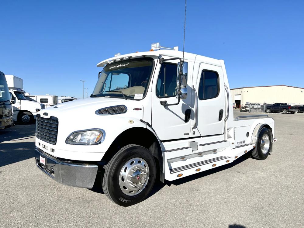 2011 Freightliner M2 106 Sportchassis | Photo 1 of 26