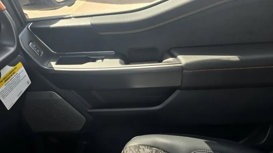 2025 Ford F-150 | Photo 17 of 30