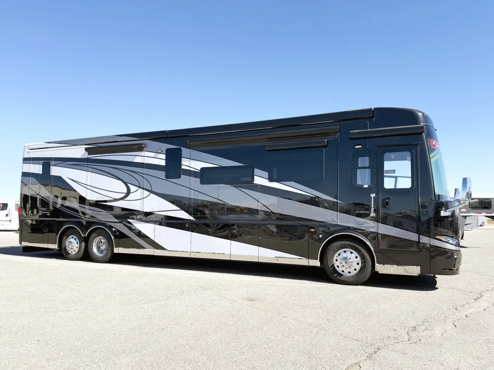 2026 Newmar Essex 4551