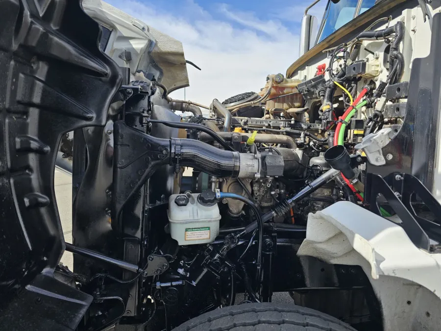 2017 Western Star 4700SB | Photo 9 of 17