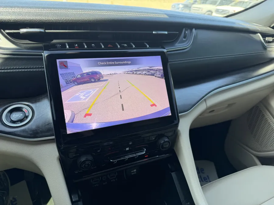 2024 Jeep Grand Cherokee Limited | Photo 15 of 16