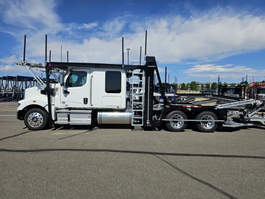 2025 Western Star 49X | Photo 4 of 41