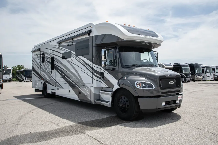 2026 Renegade Verona LE 40LTS | Photo 8 of 29