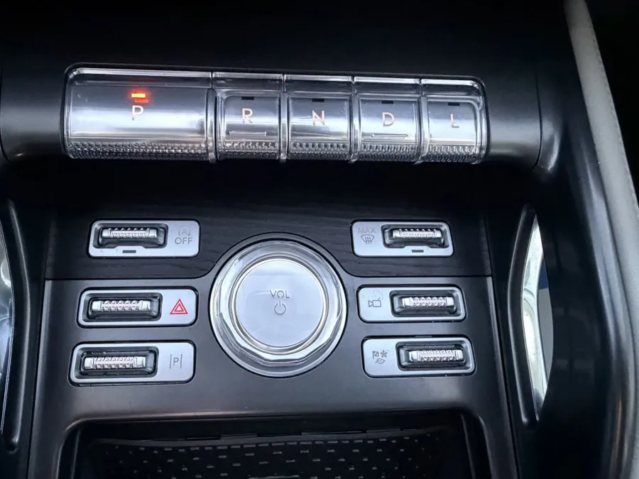 2024 Lincoln Nautilus Reserve | Photo 18 of 22