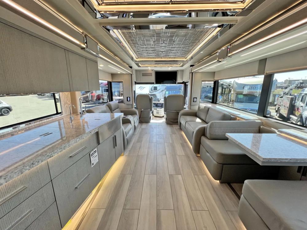 2022 Newmar King Aire 4533 | Photo 7 of 44