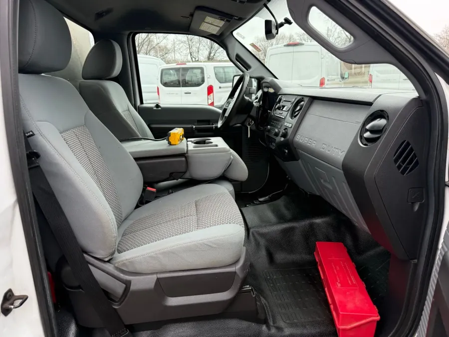 2016 Ford Super Duty F-550 XL | Photo 6 of 20