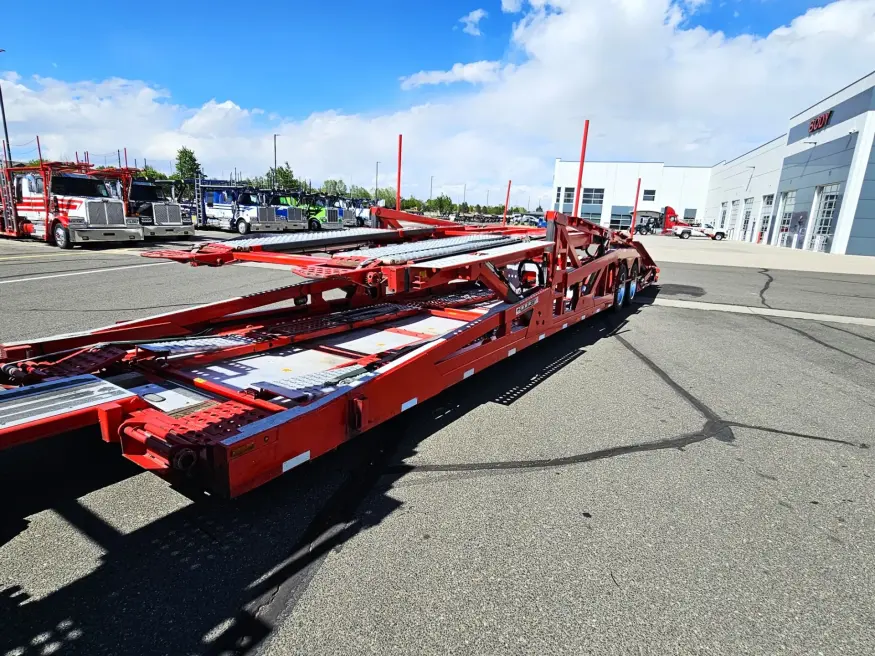 2018 Peterbilt 389 | Photo 13 of 35