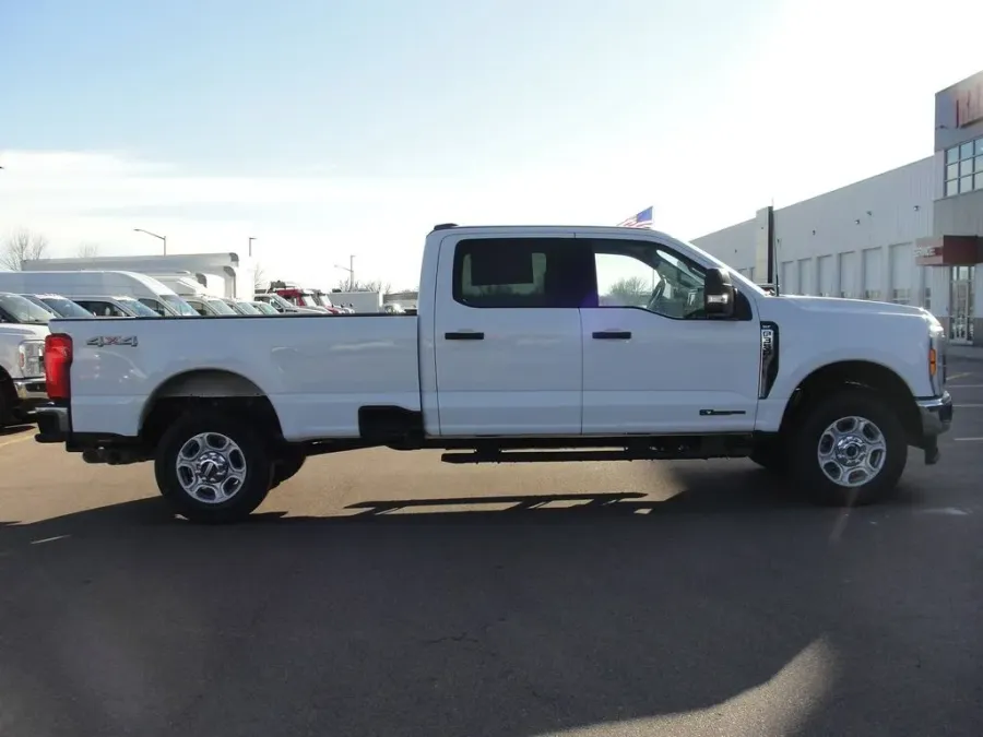 2026 Ford Super Duty F-350 XLT | Photo 10 of 24