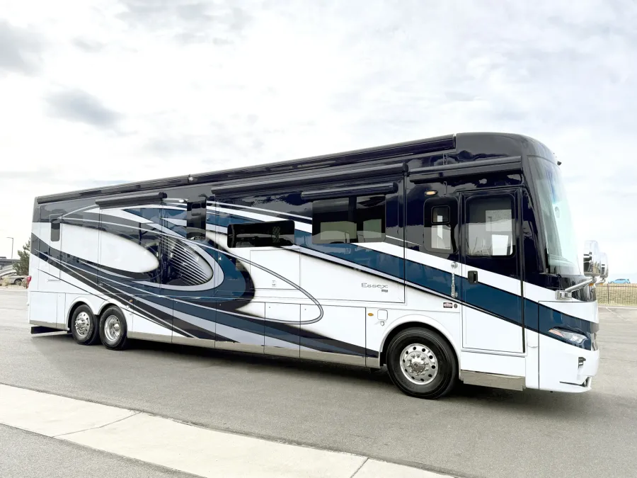 2023 Newmar Essex 4551 | Photo 1 of 34