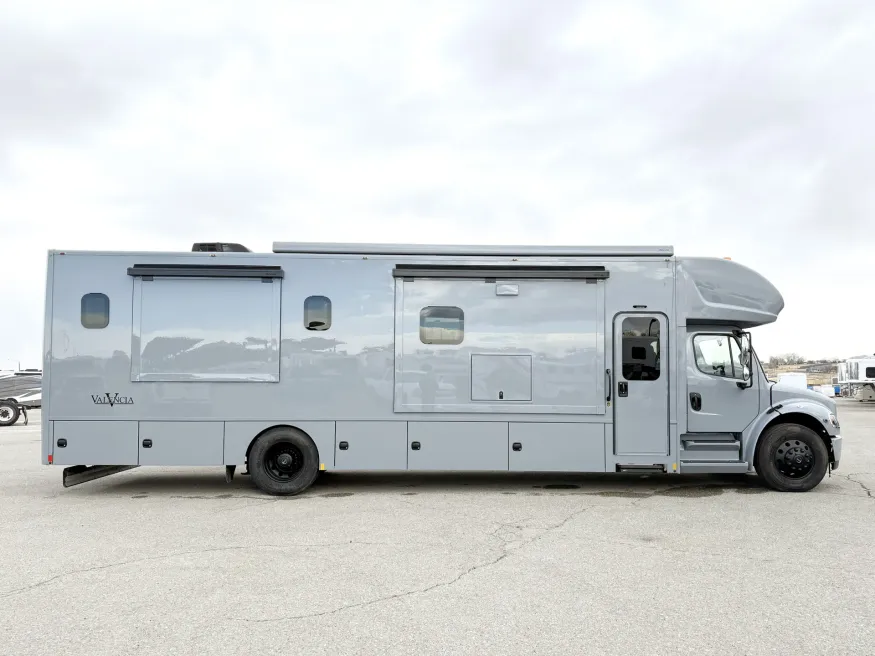 2026 Renegade Valencia 39RB | Photo 3 of 29