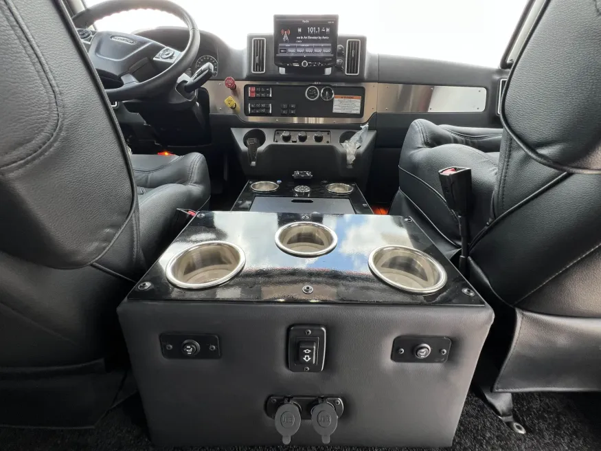 2024 Freightliner M2 106 Bolt | Photo 31 of 34