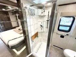 2024 Newmar Supreme Aire 4509 | Thumbnail Photo 17 of 31