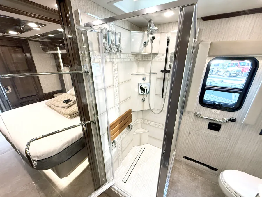 2024 Newmar Supreme Aire 4509 | Photo 17 of 31