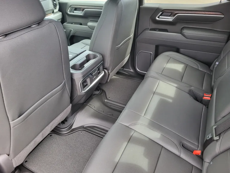 2026 GMC Sierra 1500 SLT | Photo 23 of 26
