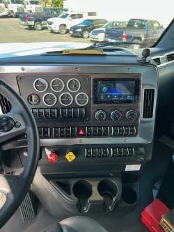 2025 Western Star 49X | Thumbnail Photo 11 of 12