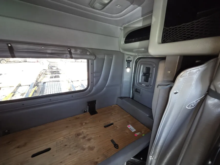 2022 Peterbilt 389 | Photo 37 of 40