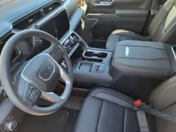 2026 GMC Sierra 2500HD Denali | Thumbnail Photo 11 of 25