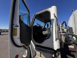 2004 Freightliner M2 106 | Thumbnail Photo 8 of 21