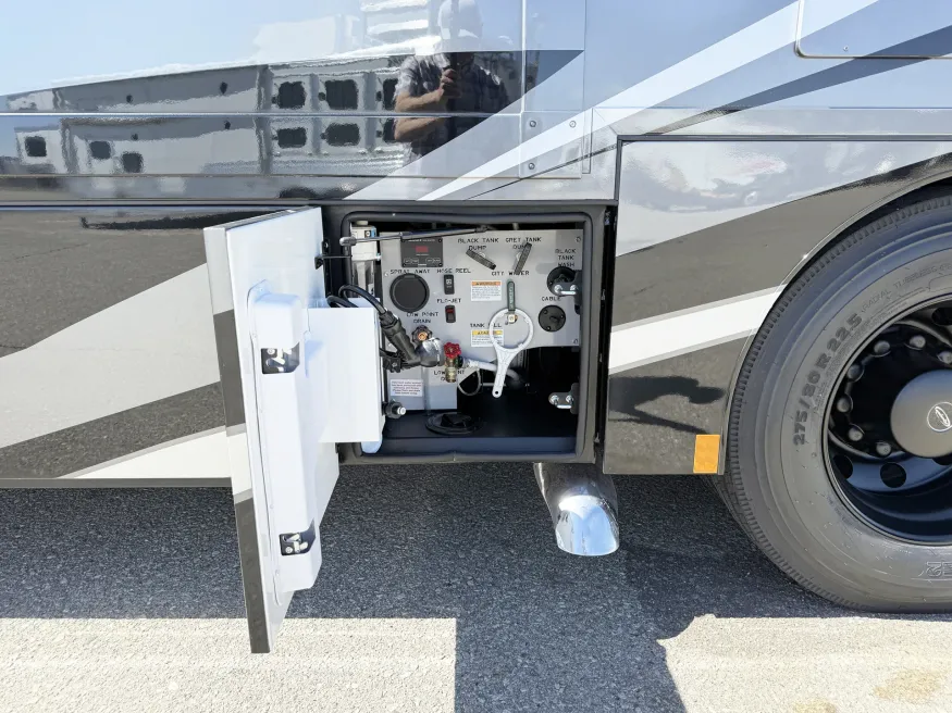 2026 Renegade Valencia 36SB | Photo 26 of 28