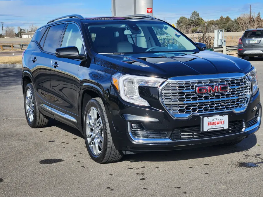 2023 GMC Terrain Denali | Photo 1 of 21