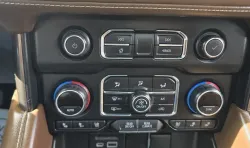 2021 Chevrolet Suburban | Thumbnail Photo 26 of 37