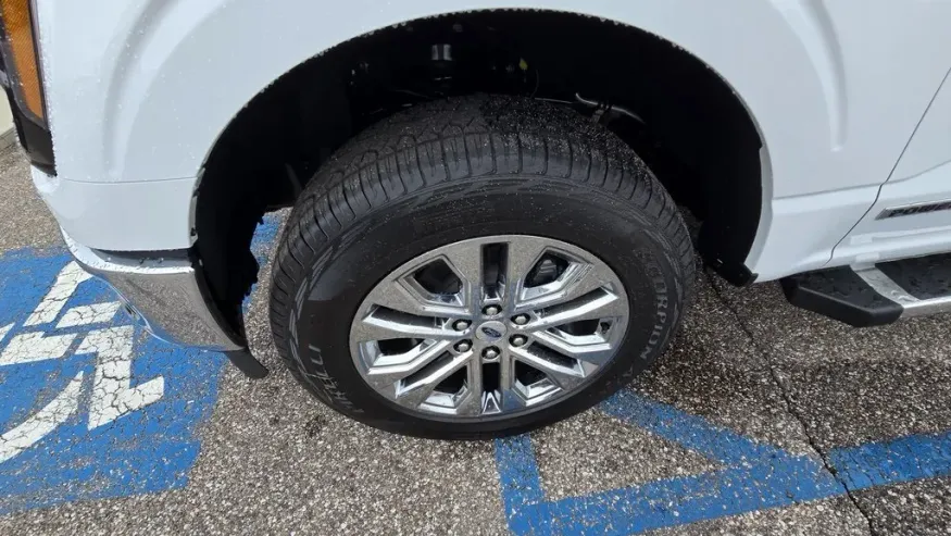 2025 Ford F-150 | Photo 10 of 29