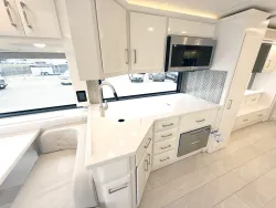 2026 Newmar New Aire 3547 | Thumbnail Photo 10 of 31