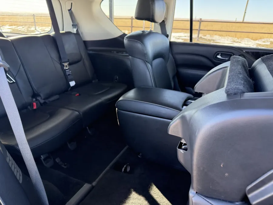 2024 Infiniti QX80 Luxe | Photo 13 of 21