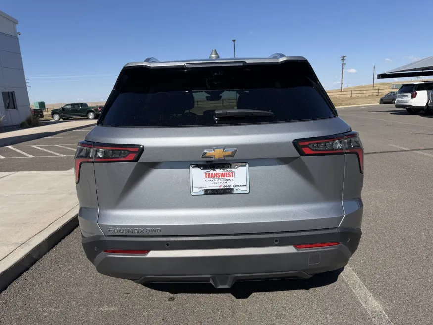 2025 Chevrolet Equinox AWD LT | Photo 6 of 20