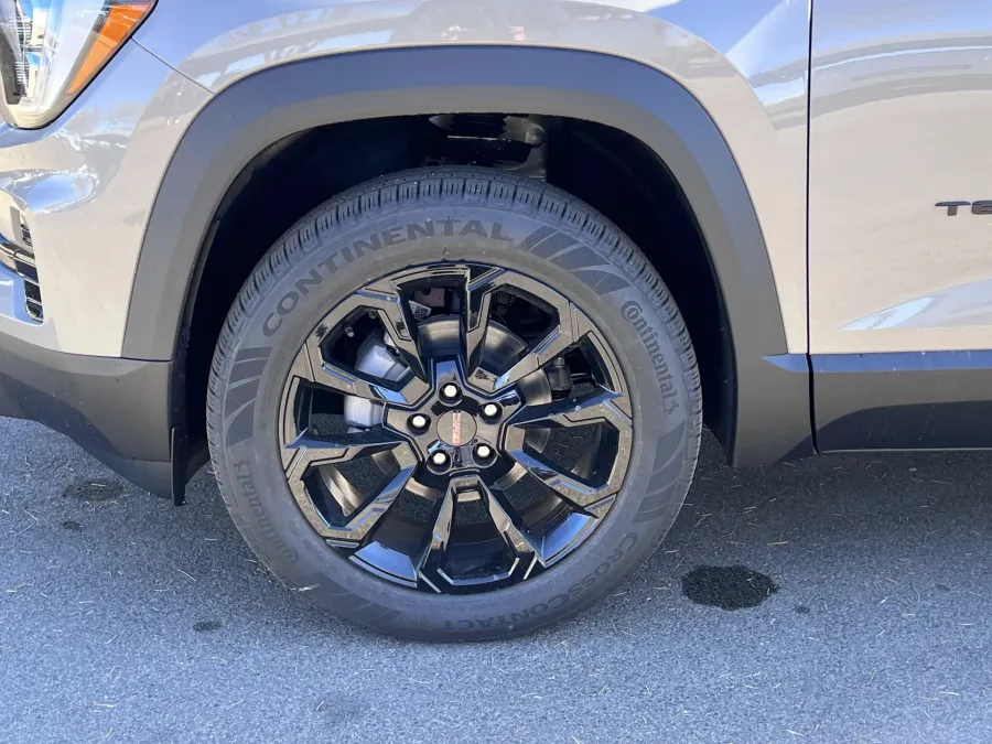 2026 GMC Terrain AWD Elevation | Photo 19 of 28