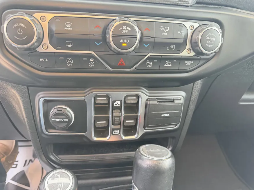 2023 Jeep Gladiator High Altitude | Photo 16 of 18