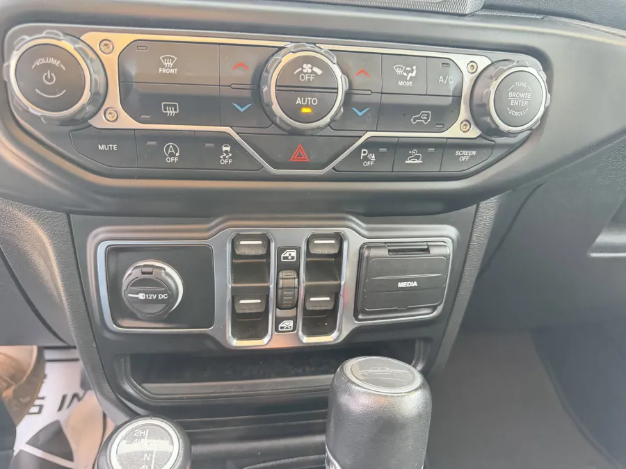 2023 Jeep Gladiator High Altitude | Photo 16 of 18