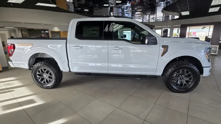 2025 Ford F-150 | Photo 4 of 26