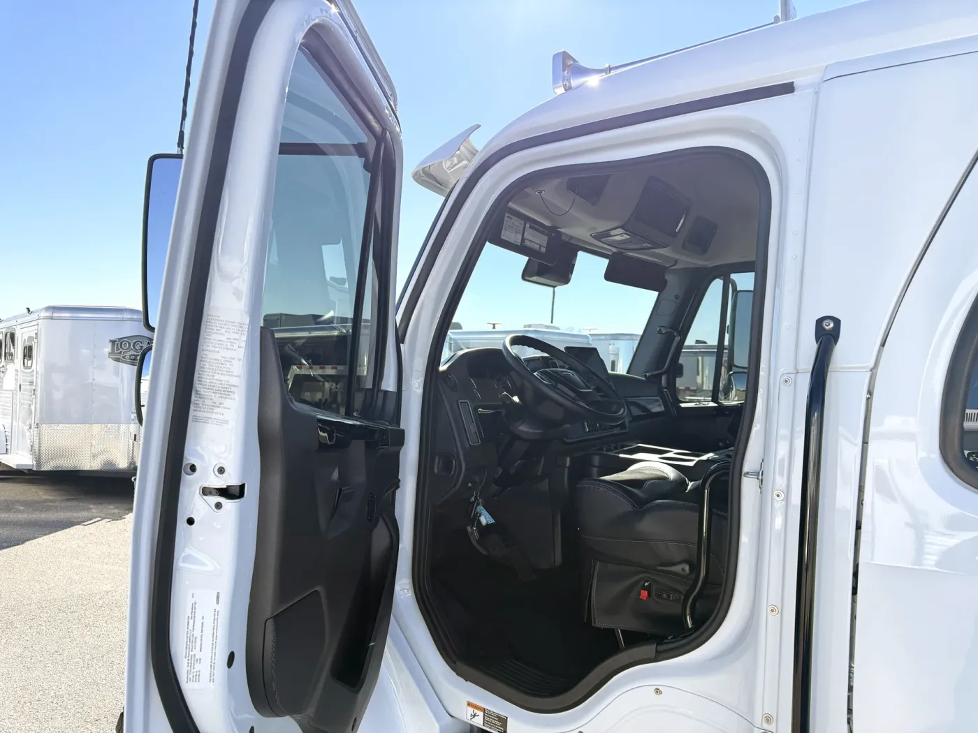 2025 Freightliner M2 106 Plus Summit Hauler | Photo 4 of 22