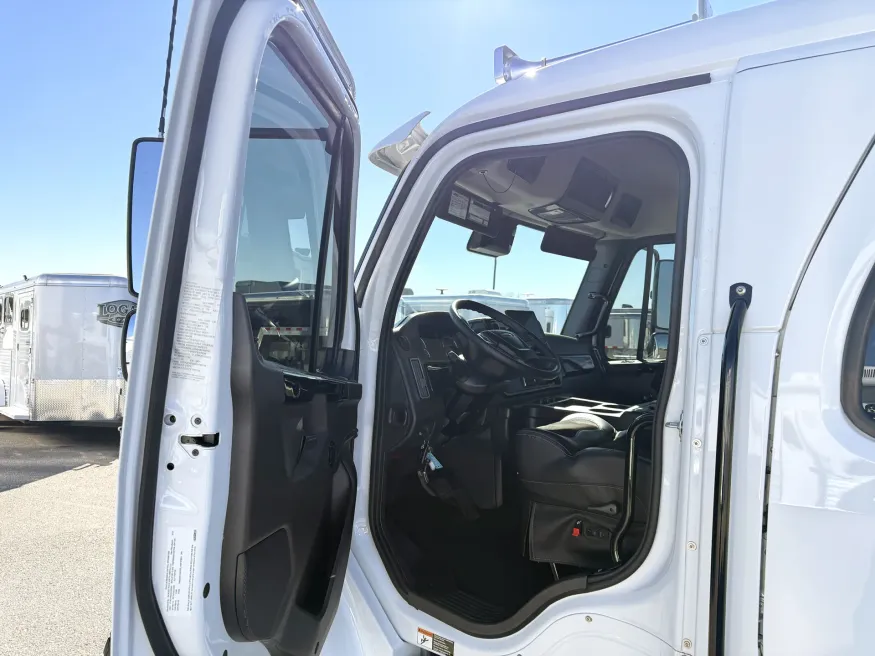 2025 Freightliner M2 106 Plus Summit Hauler | Photo 4 of 22