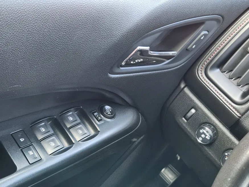 2020 GMC Canyon 4WD All Terrain w/Cloth | Photo 17 of 23